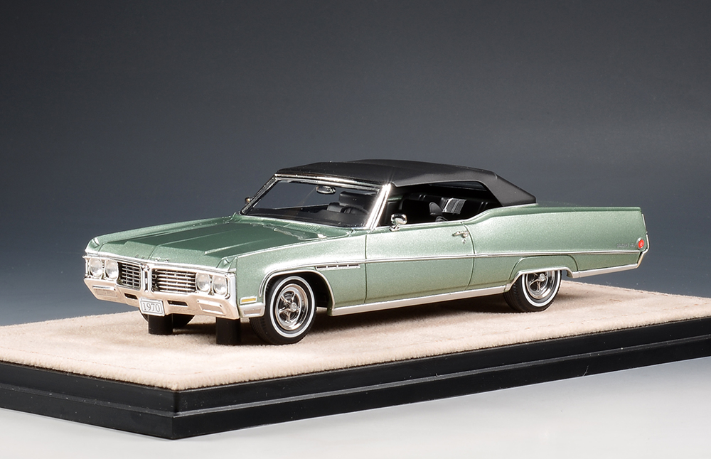 STM703004 A1970 Buick Electra 225 Convertible Closed top.jpg