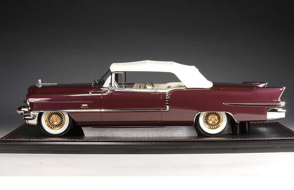 STM1956004 B （Closed roof）.jpg