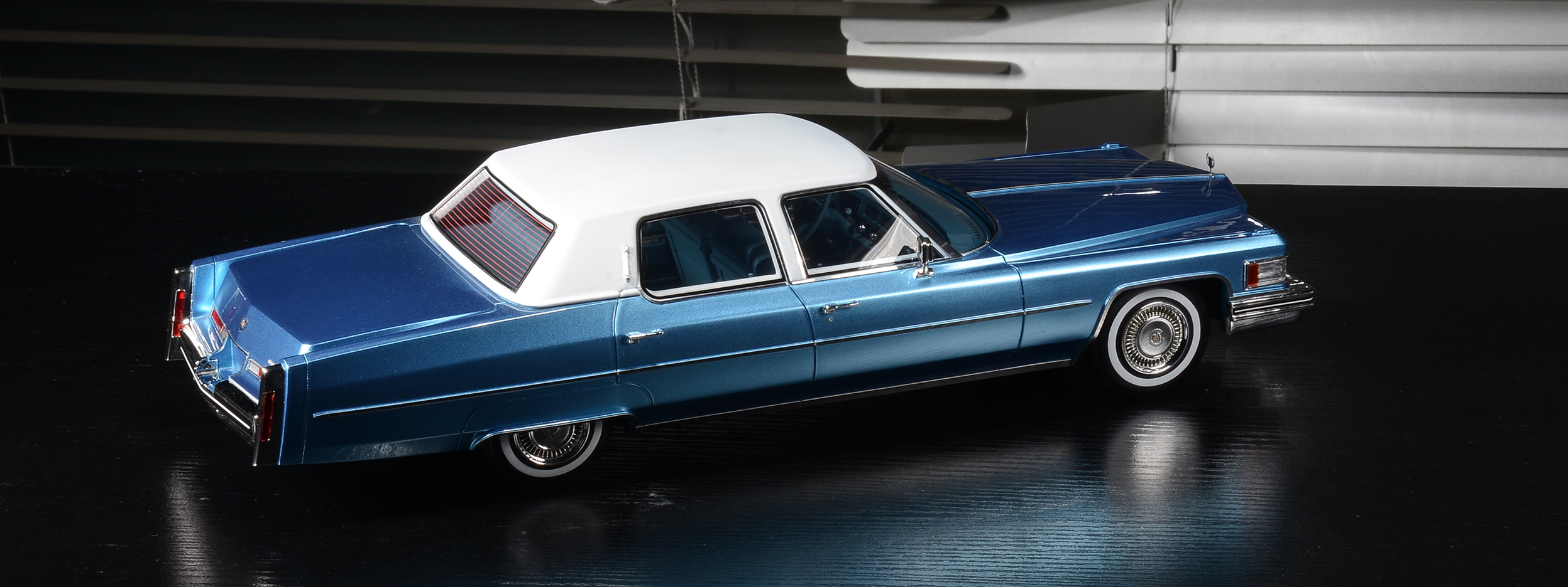 1/18 Scale 1976 Cadillac Fleetwood Sixty Special Brougham
