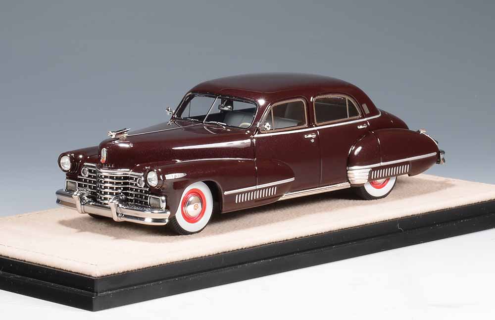 1/43 STM42212 1942 Cadillac Sixty Special Madeira Maroon