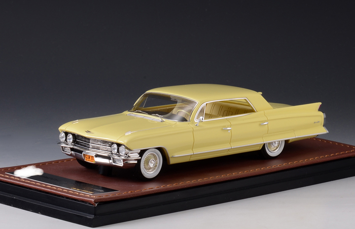 1/43 Cadillac Sedan de Ville 4 Windows 1962 Yellow