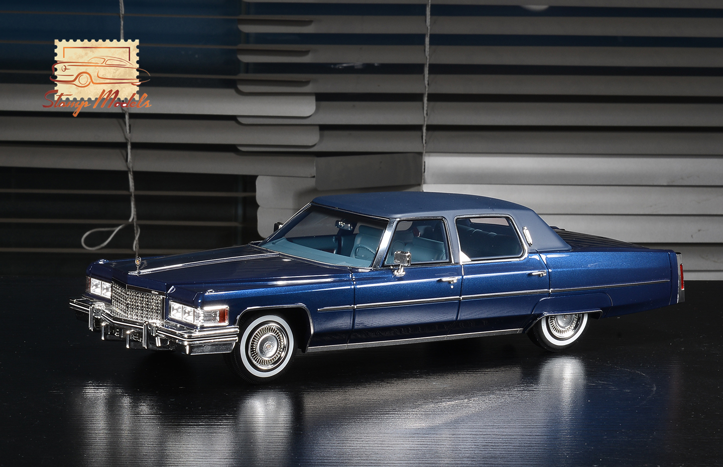 STM1976203 1976 Cadillac Fleetwood Sixty Special Brougham 1/18 Scale