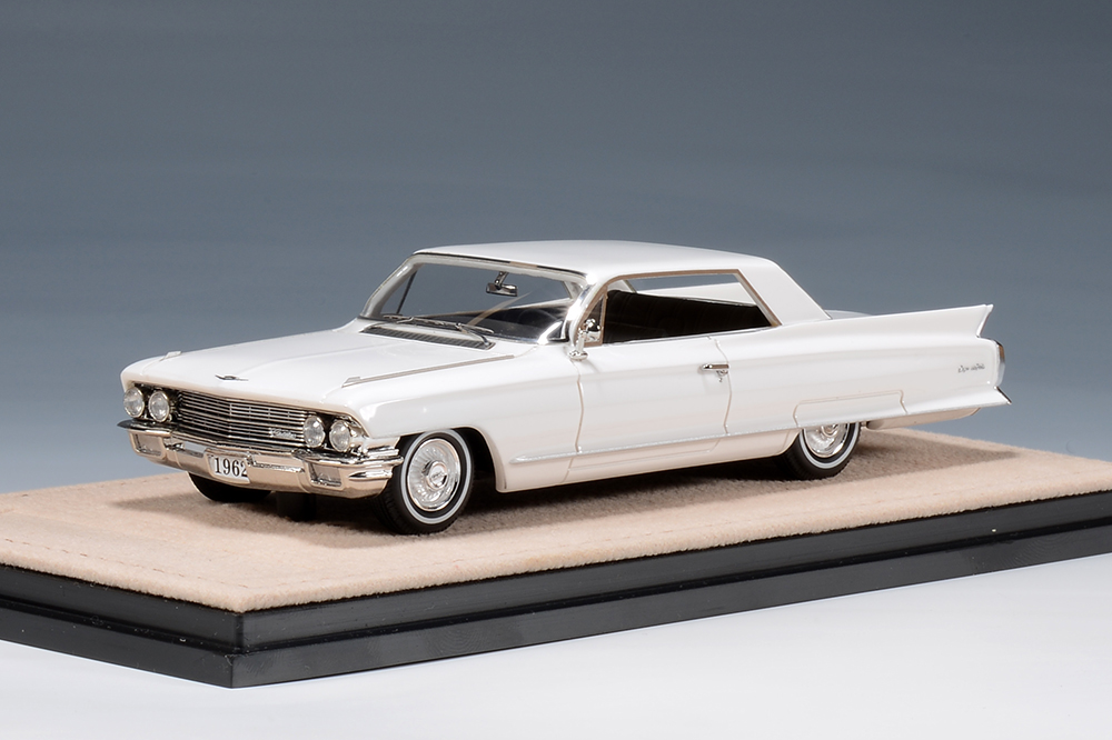 1/43 STM62602 1962 Cadillac Coupe de Ville Olympic White