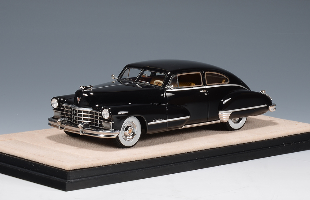1/43 STM47402 1947 Cadillac Series 62 Club Coupe Black