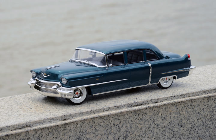 1/18 1956 Cadillac Series 75 Fleetwood Limousine Arlington Green Met
