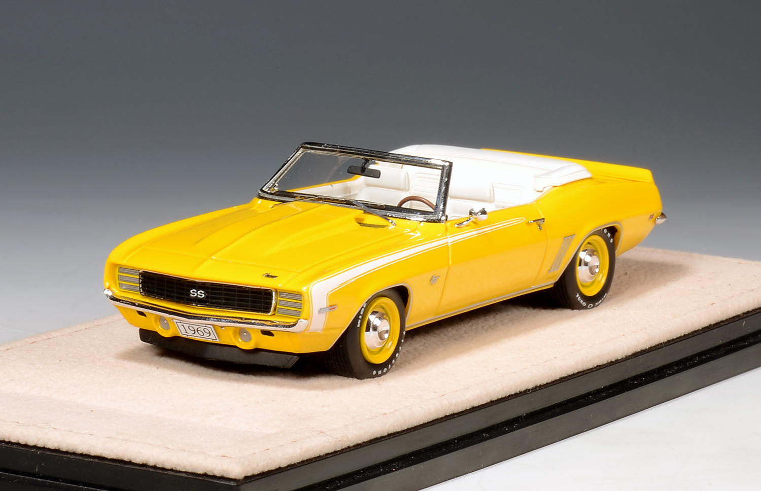 1/43 STM691031 1969 Chevrolet Camaro RS SS Convertible Open roof Daytona Yellow