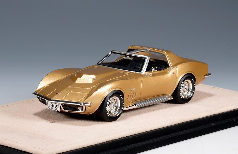 1/43 STM690005 1969 Chevrolet Corvette L88 Coupe T Roof Riverside Gold Metallic