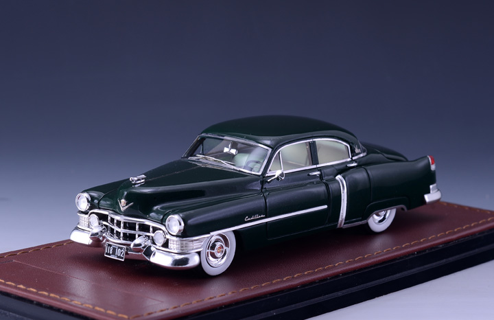 1/43 Cadillac Series 61 Sedan 1951 Green Met