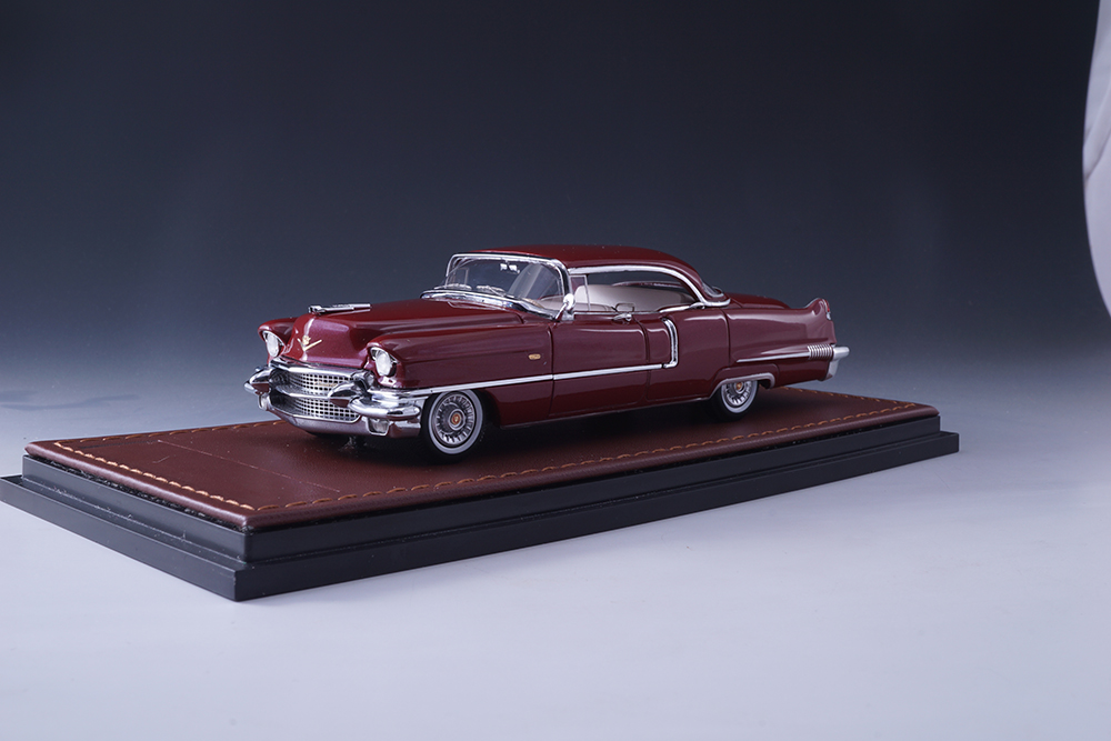 1/43 1956 Cadillac Sedan de Ville Mandan Red
