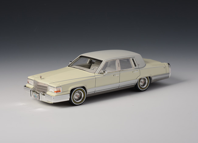 1/43 Cadillac Brougham 1991 White