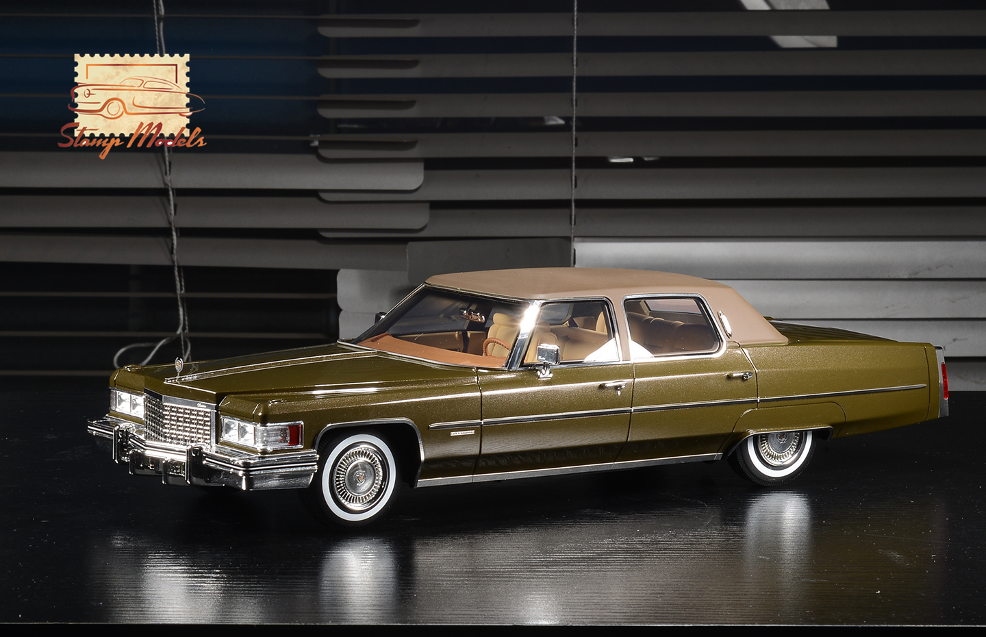 STM1976202 1976 Cadillac Fleetwood Sixty Special Brougham 1/18 Scale